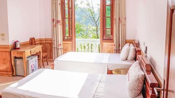 Basic-Doppel- oder -Zweibettzimmer | Hochwertige Bettwaren, Pillowtop-Betten, Schreibtisch