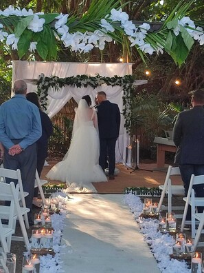 Outdoor wedding area - Hillton Manor Guest House (Richards Bay)