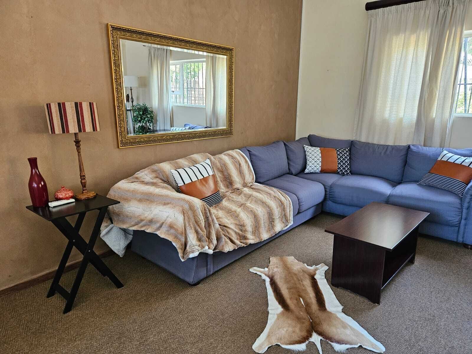 Basic-Apartment | Wohnbereich | Smart-TV, Netflix, Bücher, Streaming-Dienste