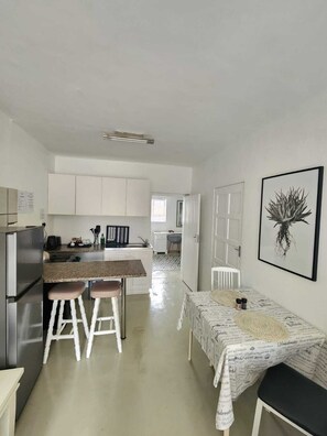 Basic Apartment | Private kitchen | Fridge, coffee/tea maker, electric kettle, freezer - Hillton Manor Guest House (Richards Bay)