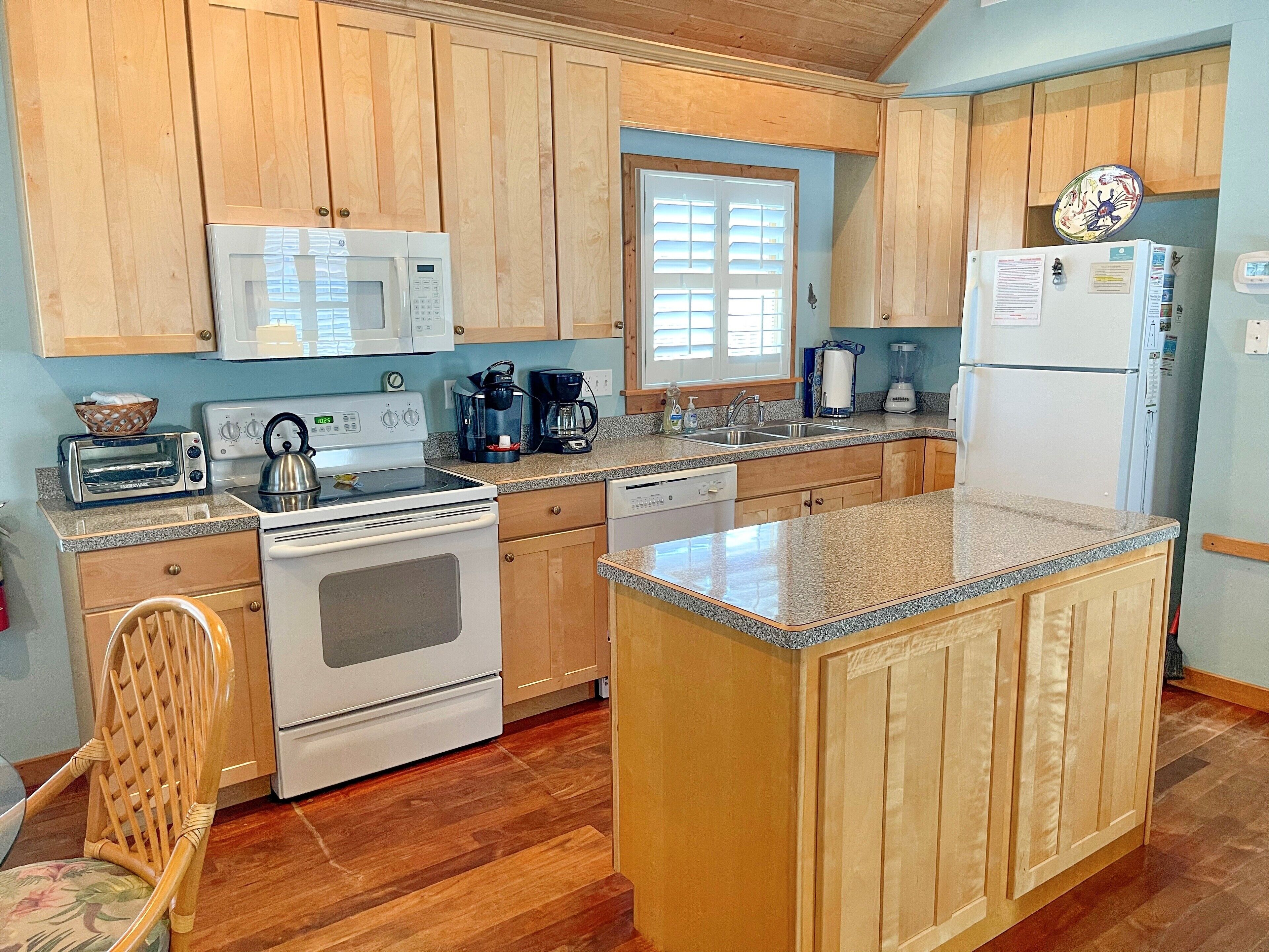 冰箱、微波炉、烤箱、炉灶