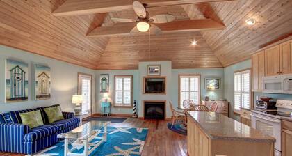 Cabana III: Perfect getaway for two that offers a shared pool.