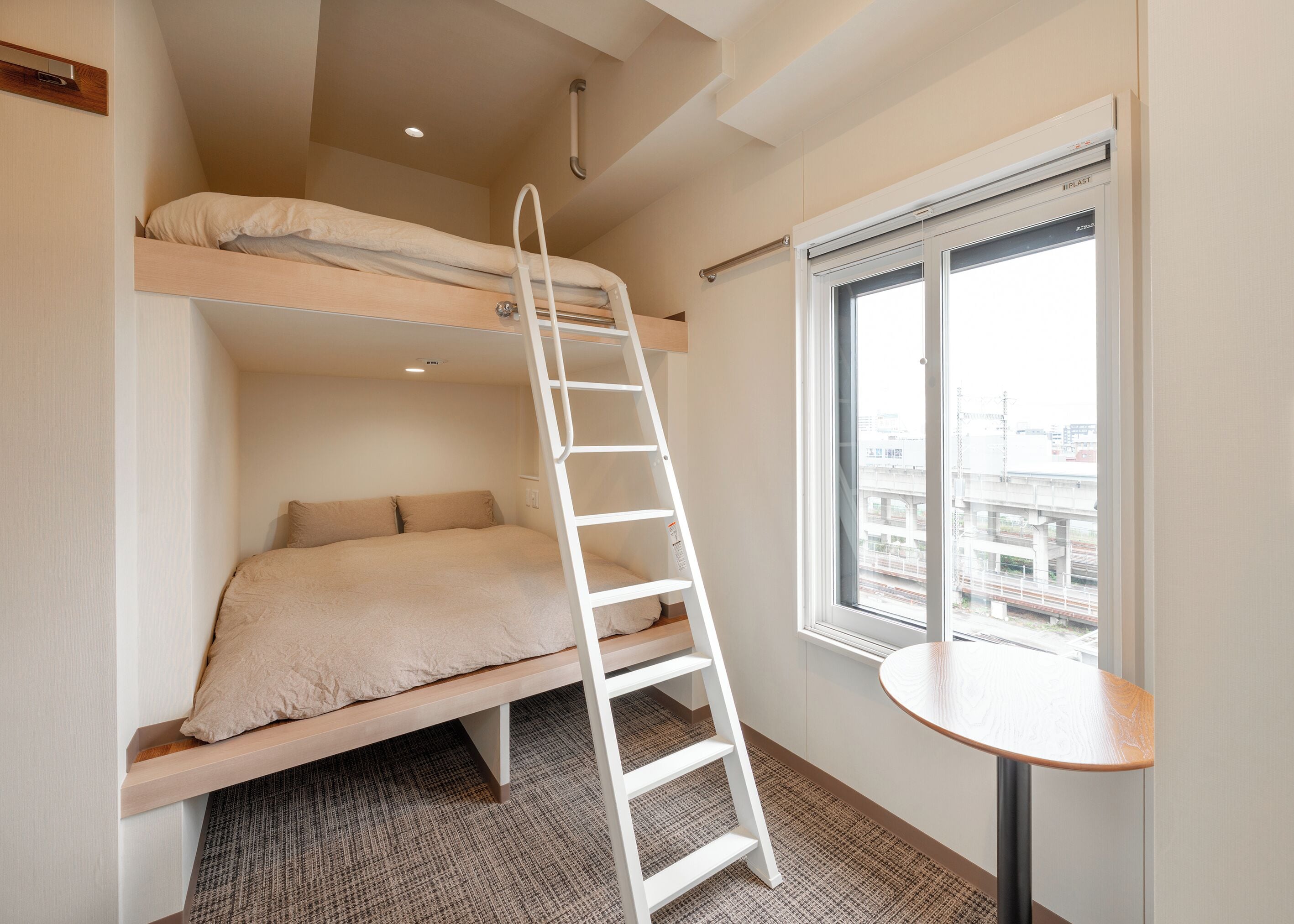 家庭三人房, 城市景 | 羽絨被、房內夾萬、書桌、免費 Wi-Fi