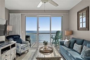 Smart TV, books, video library, stereo - GULF FRONT *Renovated* - 2 BR + Private Room w/ a Full bed ~ Owner Managed! (Panama City Beach)