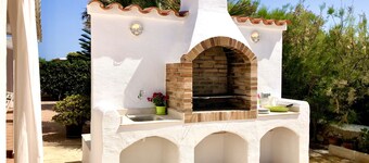 RACÓ BLAU, individual villa with pool, 3 minutes walk to various coves