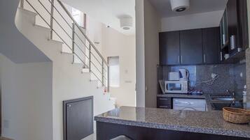 Vila, 2 kamar tidur | 2 kamar tidur, tirai kedap cahaya, dan setrika/meja setrika