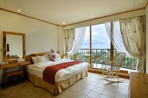 Double Room, Sea View | Desk, free WiFi, bed sheets