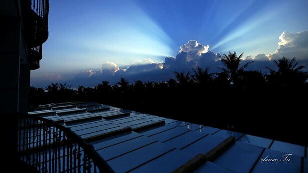 A rooftop terrace with a clear view of the sky and clouds. - Tung Lodge - Taitung Branch (Chenggong)