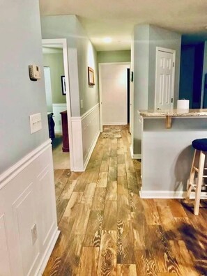 Interior - Large, 1st floor, corner unit, 3bedroom 3bath, True Blue Golf Course! (Pawleys Island)