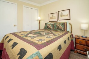 1 bedroom, iron/ironing board, WiFi (free), bed sheets