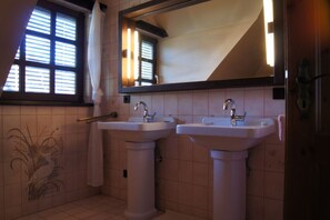 Bathroom - Dream Villa for big crowd - up to 20 people (Kamena Vourla)