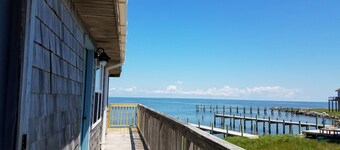Disfrutar de espectaculares puestas de sol y unas vistas fabulosas de Pamlico Sound. Muelle privado.