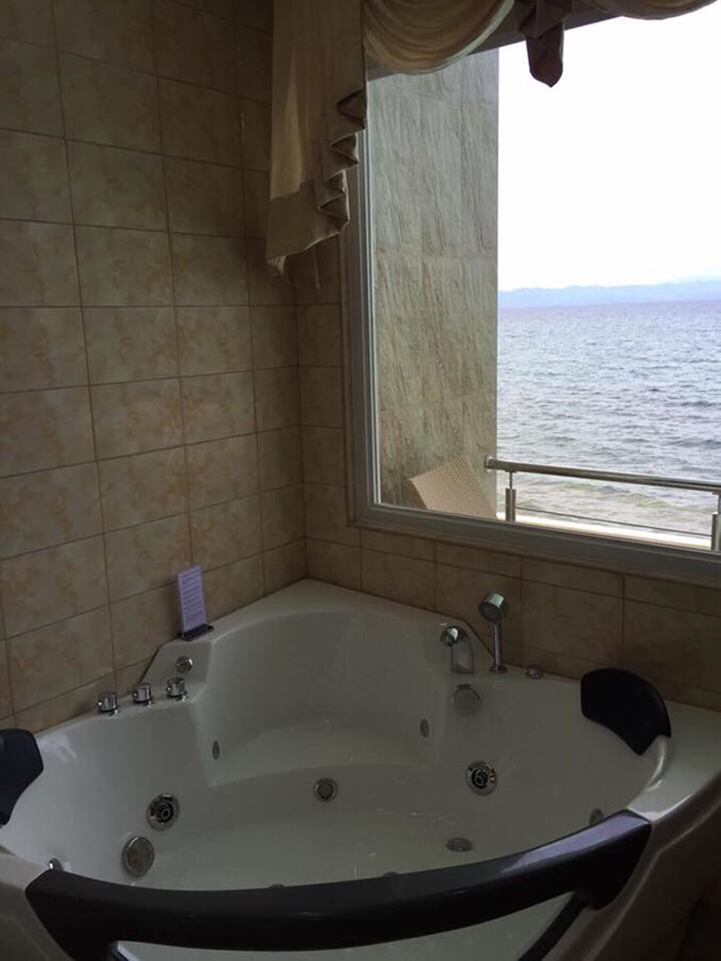 Phòng đơn Executive (Ocean) | Bồn tắm thủy lực