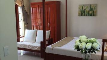 Luxury Ocean Suite | Minibar, desk, free WiFi, bed sheets