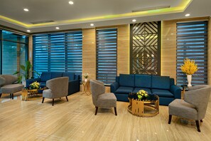 Lobby sitting area - Sun River Hotel & Apartment (Da Nang)