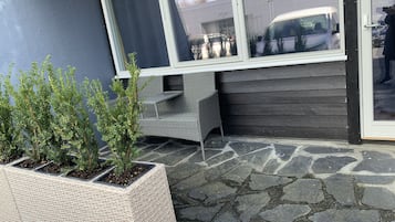 Basic Double Room | Living area