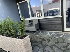 Basic Double Room | Living area - Husnes Sentrum Hotell (Kvinnherad)