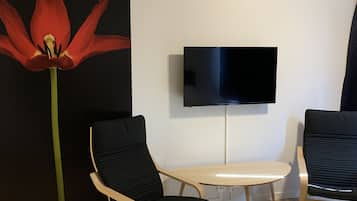 Basic-Doppelzimmer | Pillowtop-Betten, Schreibtisch, laptopgeeigneter Arbeitsplatz