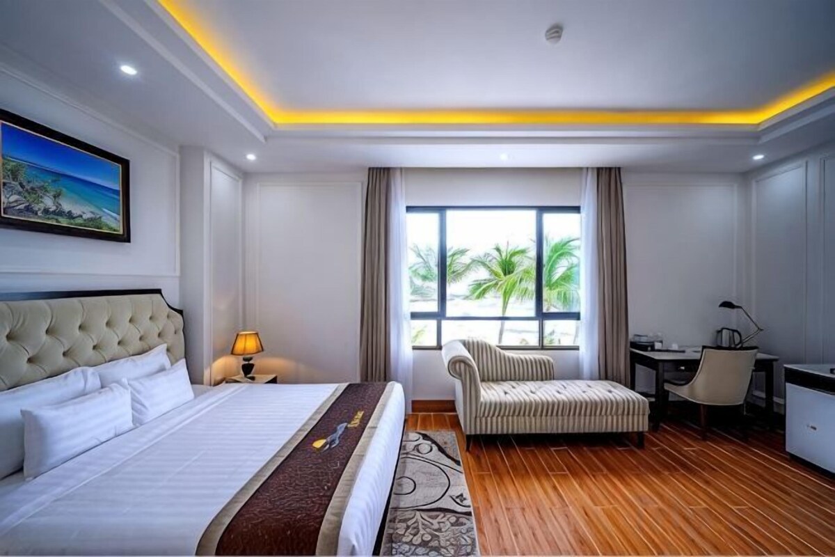 Memory-foam beds, free minibar items, in-room safe, desk