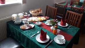 Free daily full breakfast