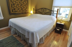 3 slaapkamers, reisbedje, internet, beddengoed