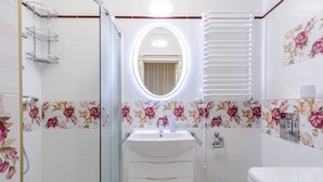 Bathroom - Forum VIP Apartment 1 (Lviv)
