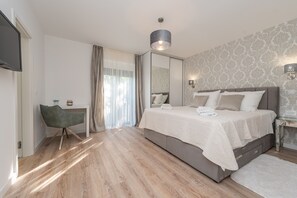 5 chambres, fer et planche à repasser, Wi-Fi, draps fournis