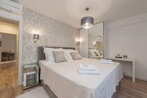 5 chambres, fer et planche à repasser, Wi-Fi, draps fournis