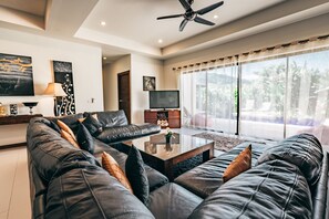 Living area - Luxury Villa Onyx Nai Harn Beach (Rawai)