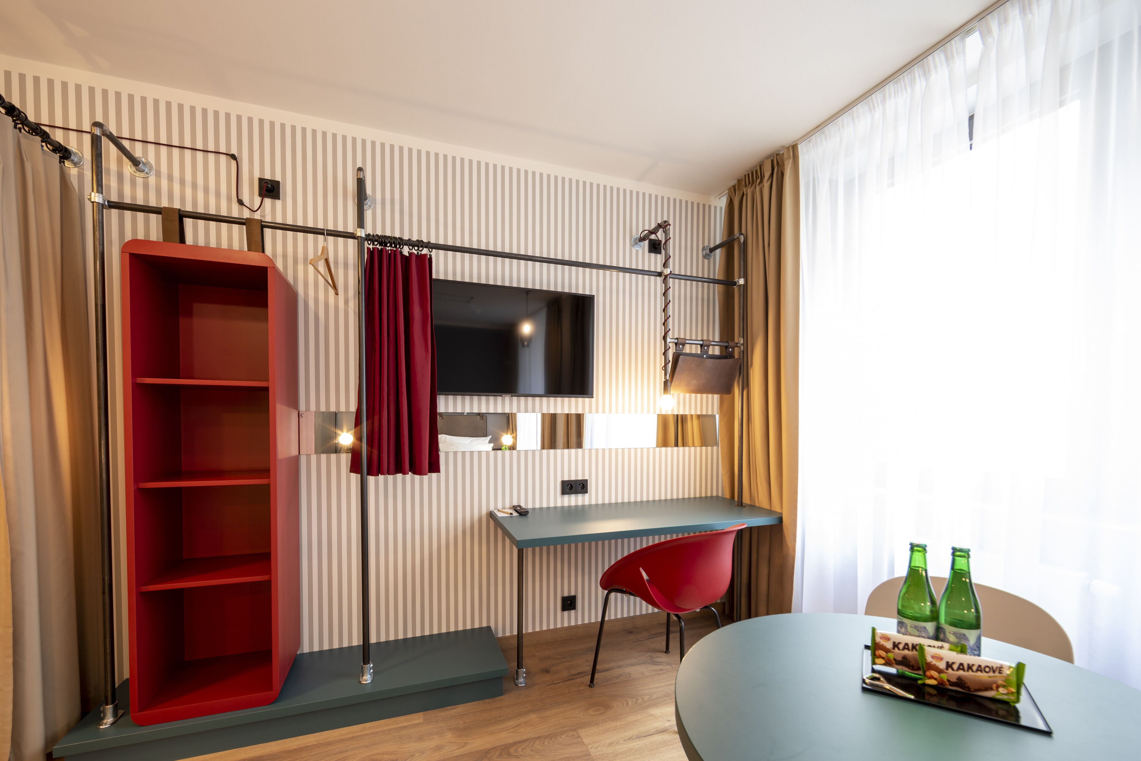 double or twin room | living area | 42-inch flat-screen tv with cable channels, tv