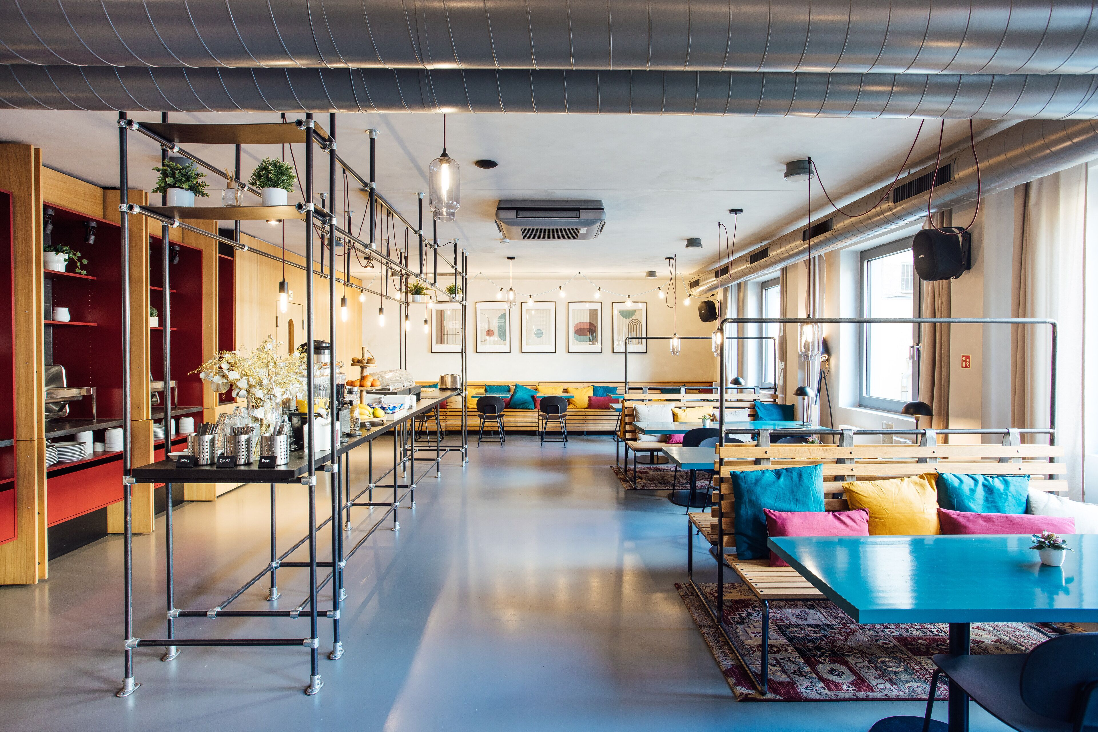 daily continental breakfast (czk 300 per person)