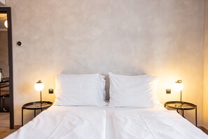 Family Suite | Desk, soundproofing, free WiFi, bed sheets - Miss Sophie's Downtown (Prague)