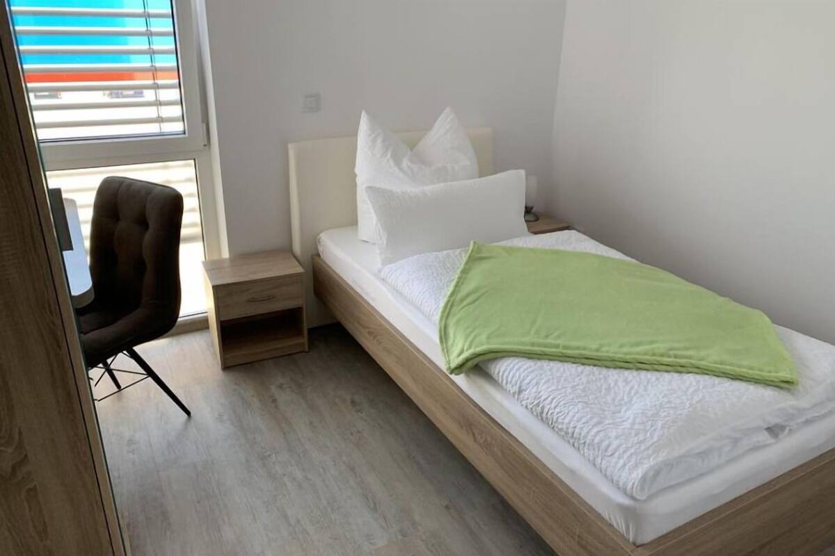 Single Room | WiFi (free), bed sheets