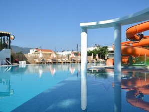 Seasonal outdoor pool - Magda's Kamares (Poros)