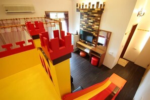 Deluxe Quadruple Room, Balcony | Desk, blackout curtains, soundproofing, free WiFi