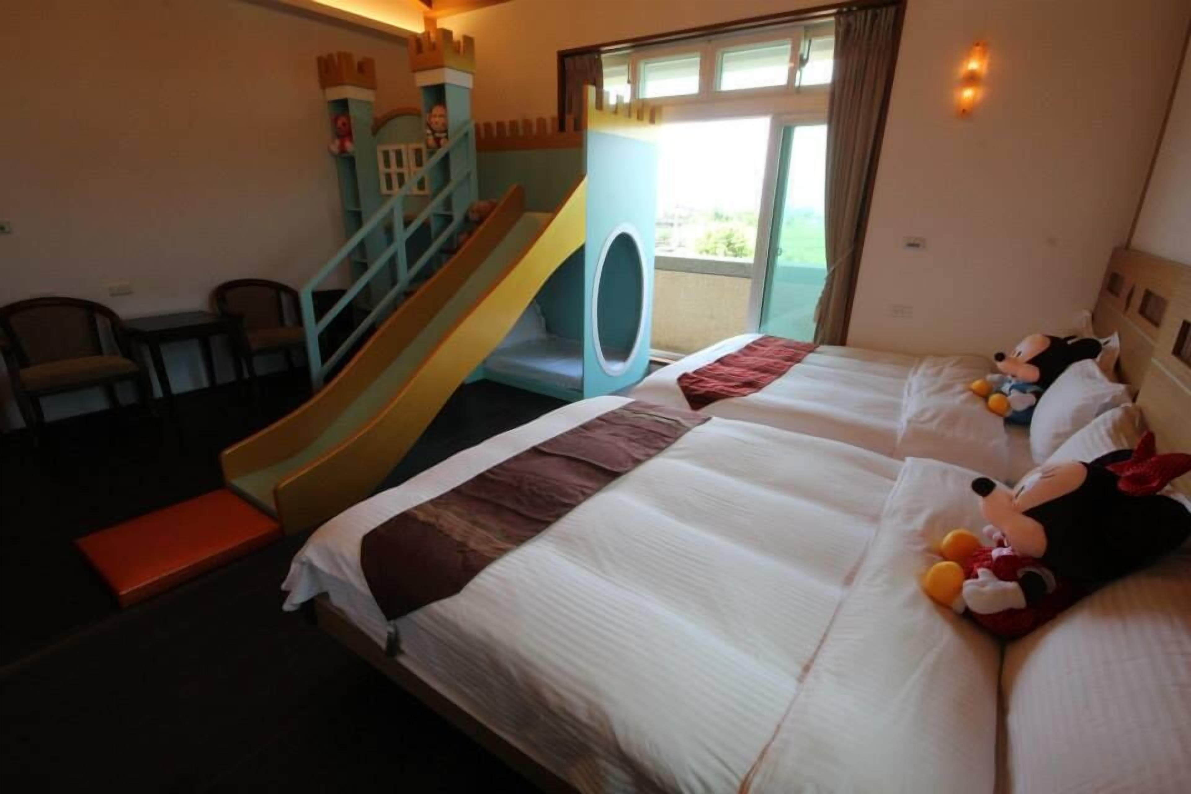 Family Room, Balcony