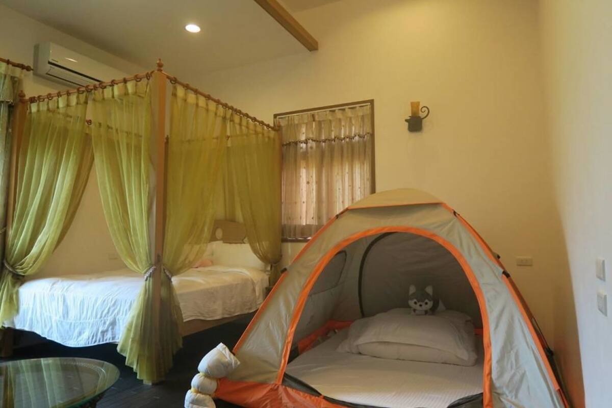 Standard Quadruple Room | Desk, blackout drapes, soundproofing, WiFi (free)