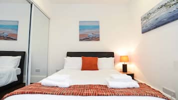 City Studio | Desk, iron/ironing board, free WiFi, bed sheets