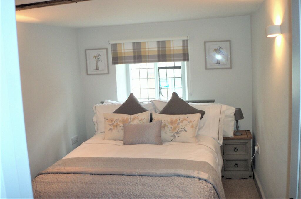 3 bedrooms, iron/ironing board, travel cot, free WiFi