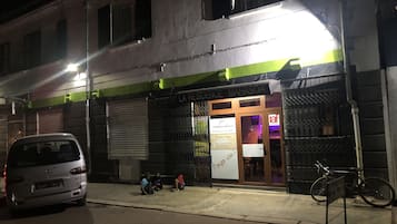 Façade de l’hébergement - soirée/nuit