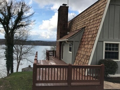 Perfect Fishermen’s Retreat on the Tennessee River or a Relaxing Family Getaway.