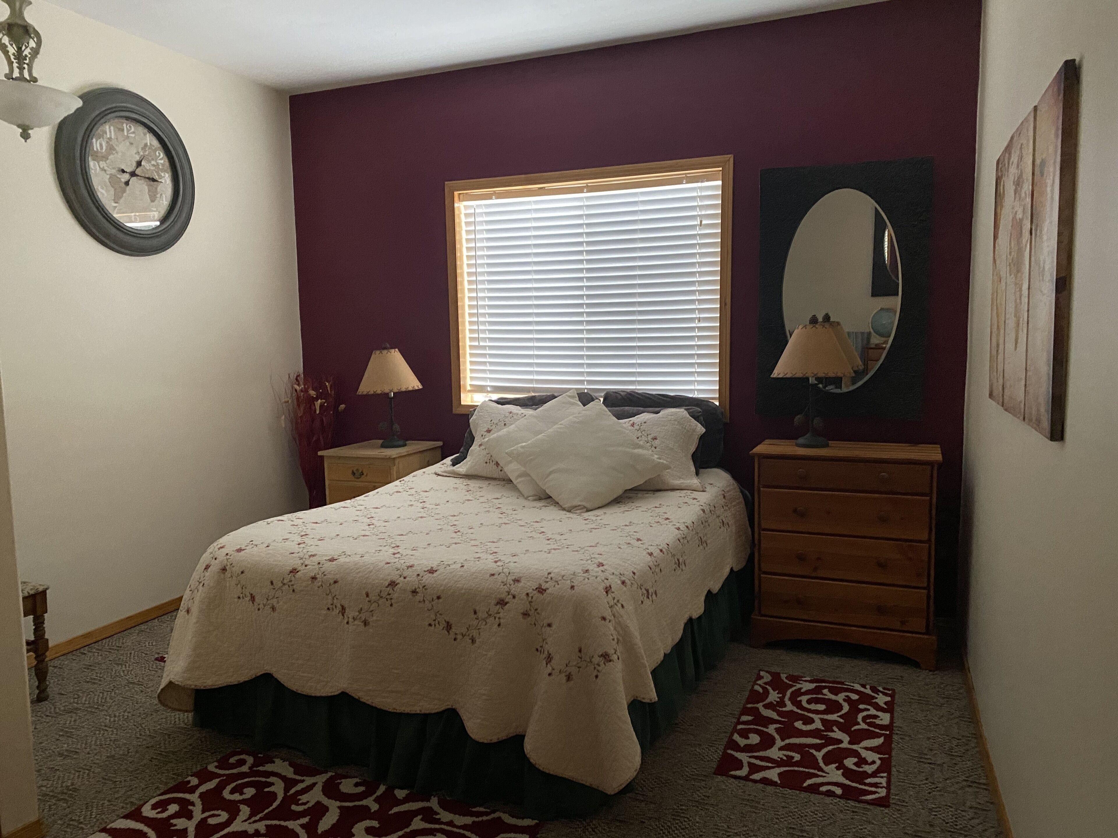 5 soveværelser, pengeskab på værelset, strygejern/strygebræt