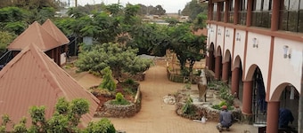 Sultan Hamud Pyramids Resort