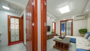 Premier Suite, 2 Bedrooms, Non Smoking | Blackout drapes, WiFi (free), bed sheets - Fu Yin Apartment (Xi'an)