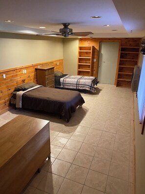 5 bedrooms, WiFi