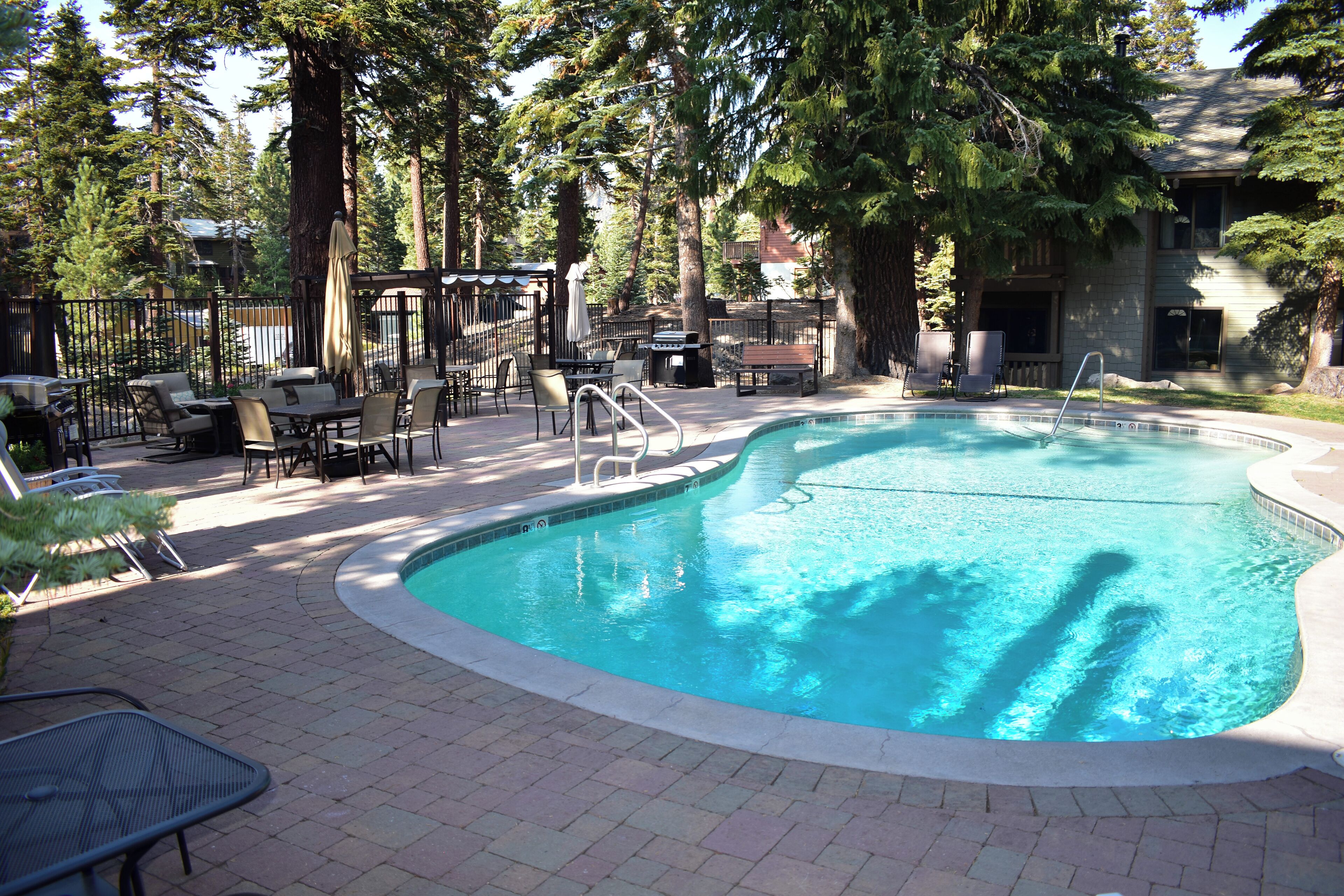 Opvarmet pool