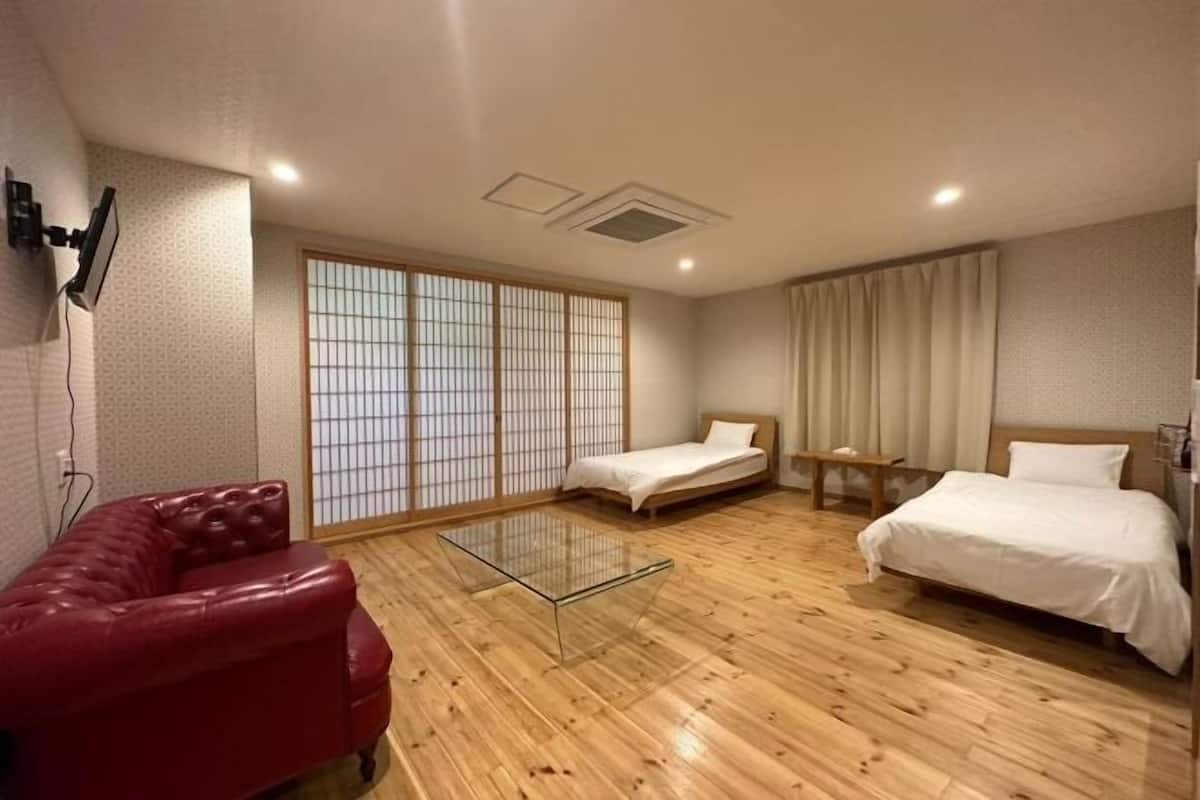 1 bedroom, desk, laptop workspace, free WiFi