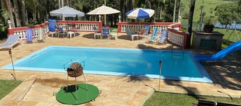 6.500m2-heated swimming pool, sauna, soccer fields, tennis/volleyball courts, barbecue areas