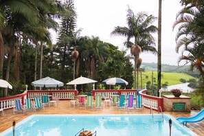 Outdoor pool, a heated pool - 6.500m2-heated swimming pool, sauna, soccer fields, tennis/volleyball courts, barbecue areas (Jarinu)