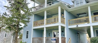 Full Circle: Condo with pool access. Centrally located